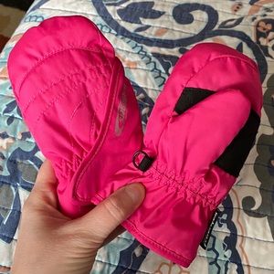 Hotfingers kid’s winter gloves size medium (3-4)